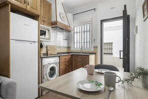 Fridge, microwave, stovetop, coffee/tea maker - Apartment 'Casa Beli' with Wi-Fi (Conil de la Frontera)