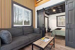 Interior - New View Hot Tub Mini & Disc Golf Fire pit (Gatlinburg)