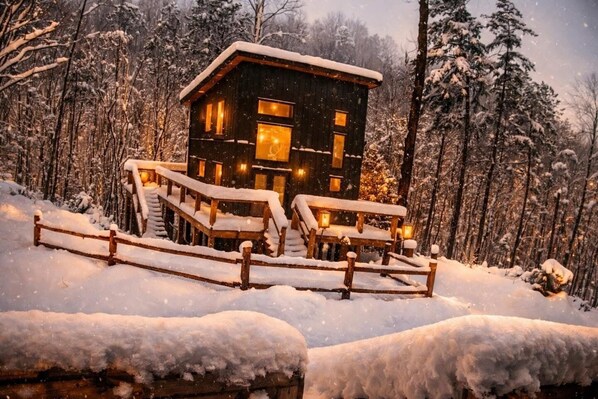 Exterior - NEW View Putt-putt Disc Golf Fire pit Hot Tub (Gatlinburg)