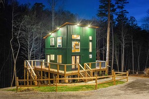 Exterior - NEW View Putt-putt Disc Golf Fire pit Hot Tub (Gatlinburg)