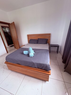 3 bedrooms, iron/ironing board, free WiFi