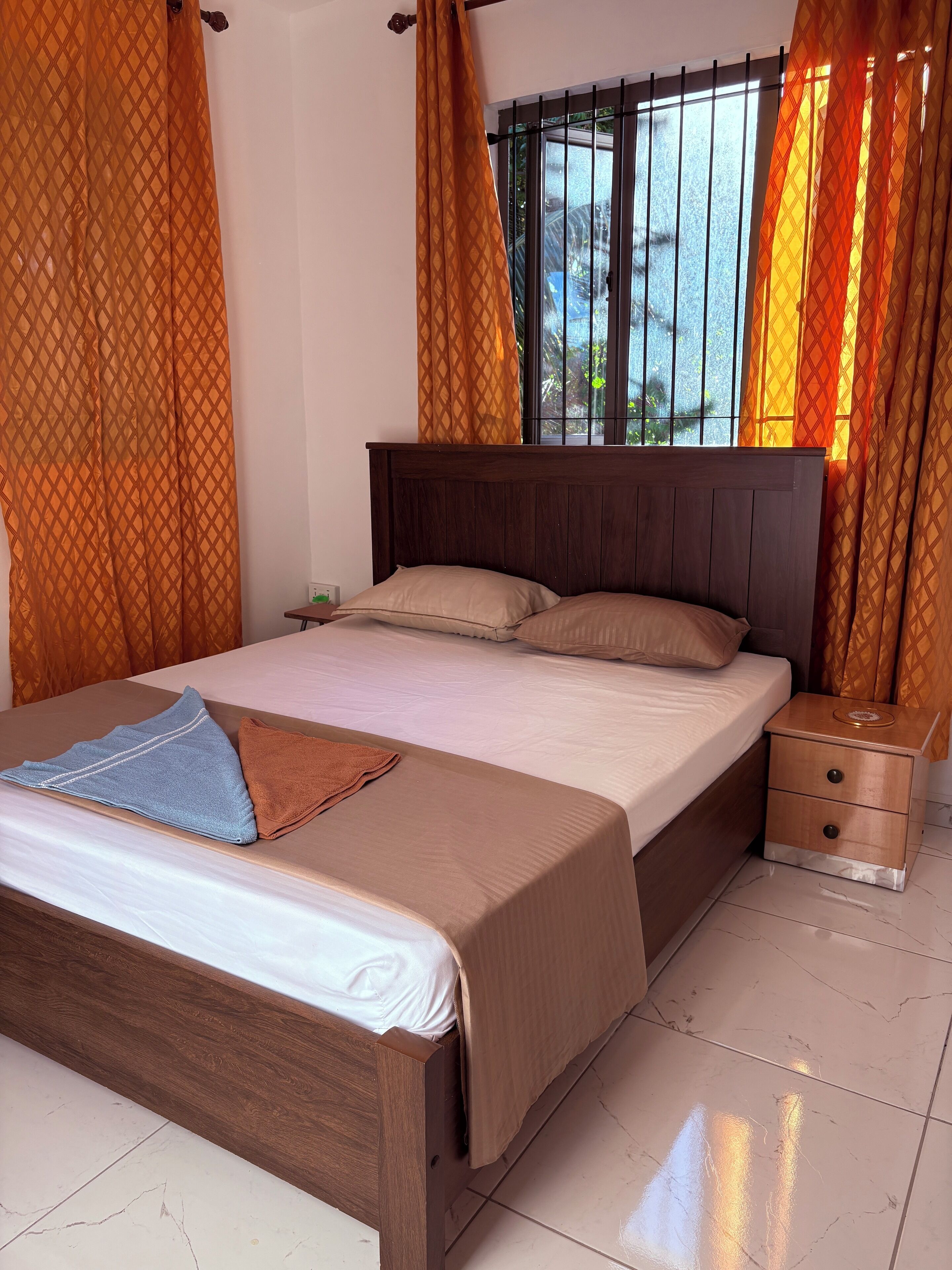 3 dormitoris, planxa i posts de planxar i wifi gratuïta 