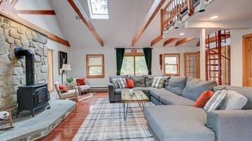 TV connectée, cheminée, baby-foot