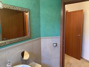 Hair dryer, towels, soap, toilet paper - Apartment Rosemary (Fano)