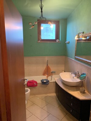 Hair dryer, towels, soap, toilet paper - Apartment Rosemary (Fano)