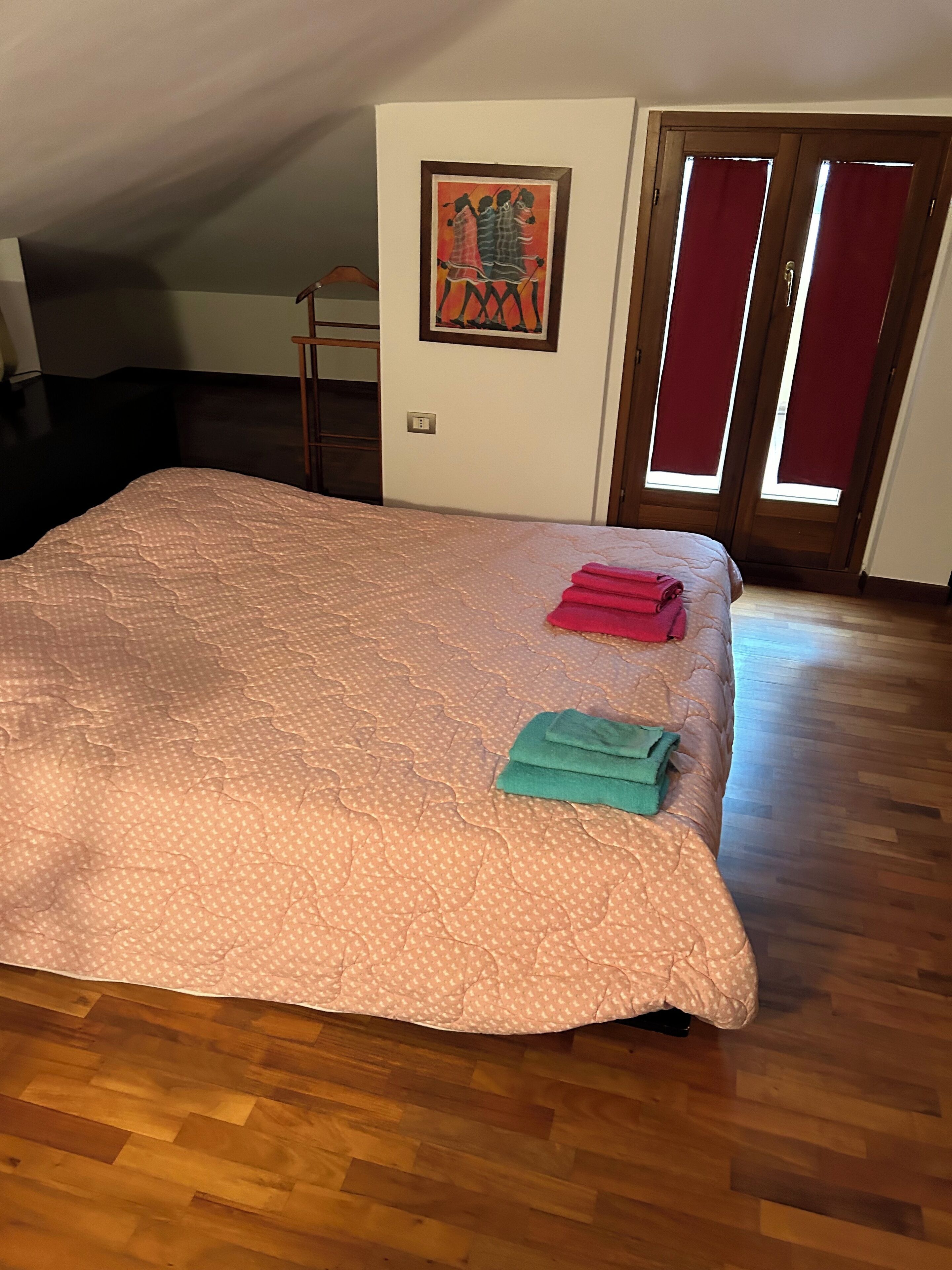 1 bedroom, bed sheets