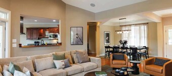 Ultimate Golf Trip House - Pool & Pickleball
