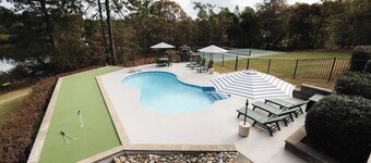 The Ultimate Golf Trip House - Pool & Pickleball