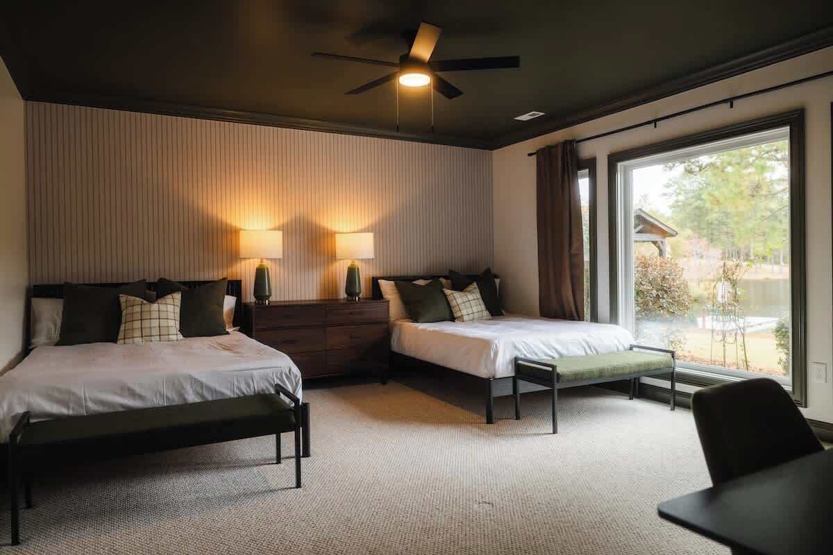 5 makuuhuonetta, työpöytä, silitysrauta/-lauta, ilmainen Wi-Fi