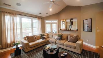 Smart TV, videojuegos, tenis de mesa y libros