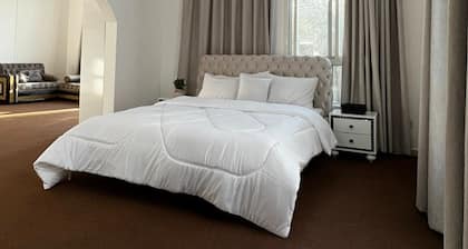 Cozy 1-bedroom studio in fabulous Abu Dhabi with AC