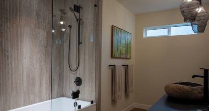 Japandi Suite 204 - The Agora a Boutique Hotel