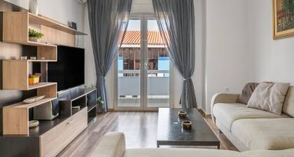 Artemis Blue Escape Apartment – Modern Retreat Steps from the Beach