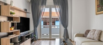 Artemis Blue Escape Apartment – Modern Retreat Steps from the Beach