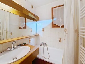 Bathroom - Gelinotte GL1 SKI & MOUNTAIN 4 Pers. (Châtel)