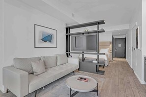 WiFi - Rooftop Pool + Beach Club Studio in Miami (Miami)