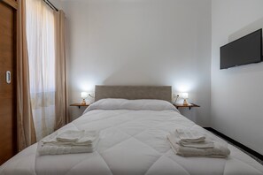 WiFi, bed sheets - Apartment 'Da Rita- Alghero' with Balcony, Wi-Fi and Air Conditioning (Alghero)