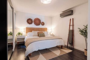 Iron/ironing board, travel cot, WiFi, bed sheets