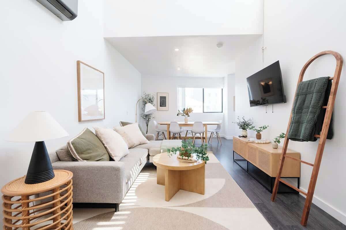 TV, offices