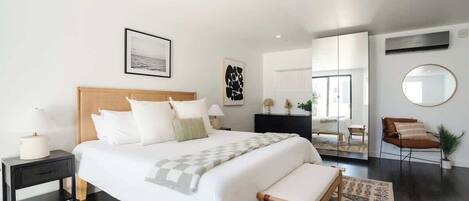 Iron/ironing board, travel crib, WiFi, bed sheets