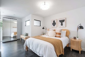 1 bedroom, iron/ironing board, travel cot, WiFi