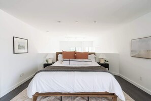1 bedroom, iron/ironing board, travel cot, WiFi