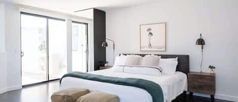 Iron/ironing board, travel cot, WiFi, bed sheets