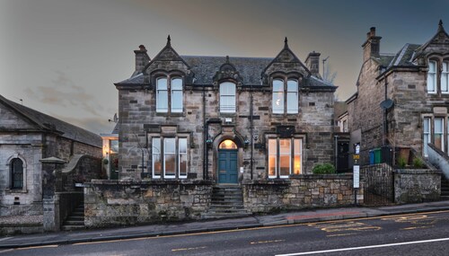 Bruce on the Row-Historic Elegance near Edinburgh