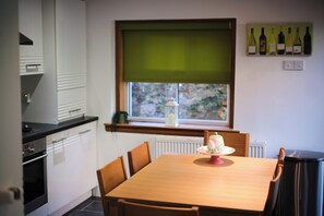 Dining - Bruce on the Row-Historic Elegance near Edinburgh (Dunfermline)