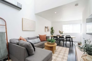 TV, offices - Glamorous Little Italy Apt w/ Rooftop Deck & Views (San Diego)