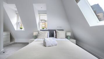 Lägenhet City - 1 dubbelsäng med bäddsoffa - icke-rökare - utsikt mot staden | Strykjärn/strykbräda, barnsängar, gratis wi-fi och sängkläder