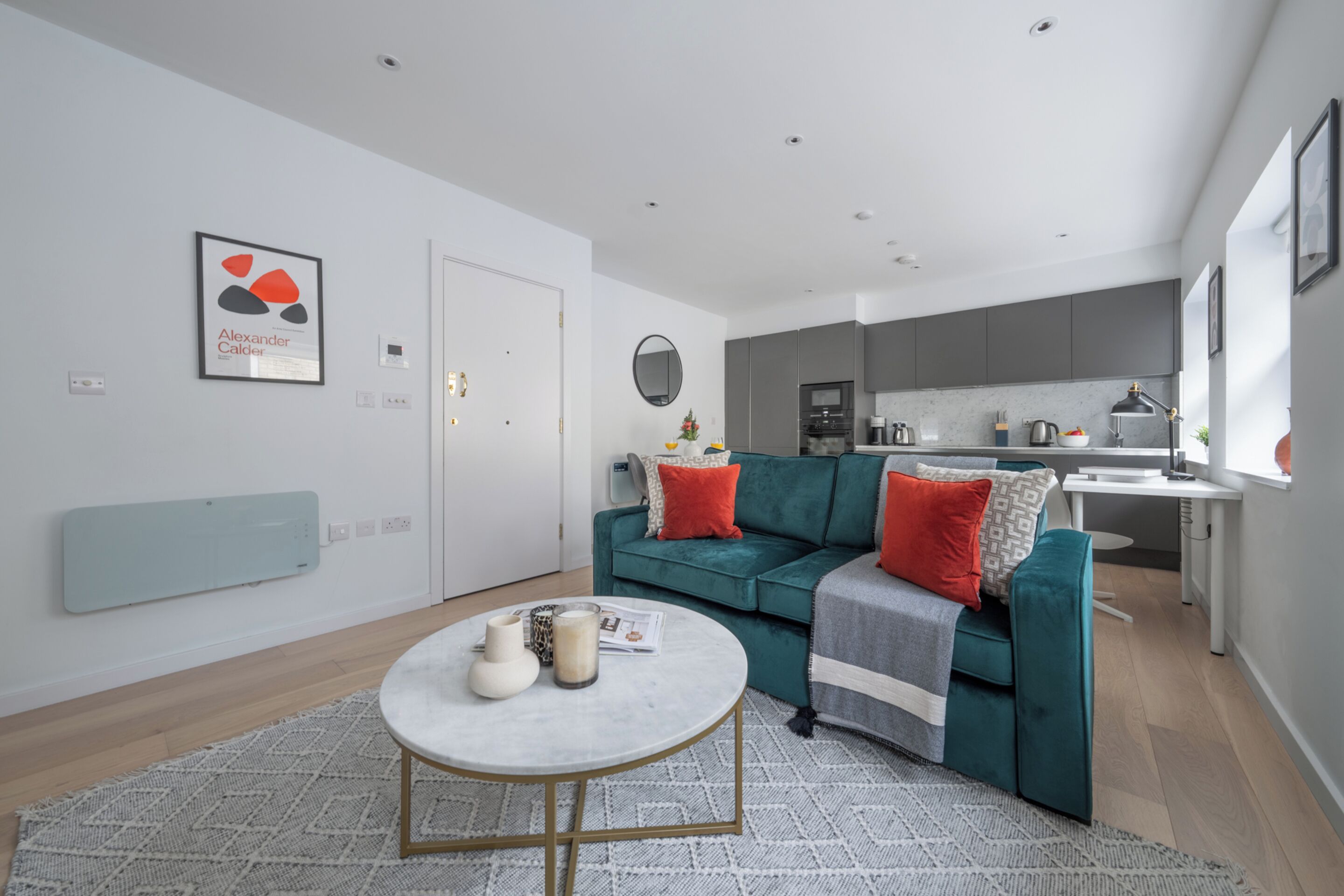 Apartamento urbano, 1 cama de casal e sofá-cama, para não fumantes, vista para a cidade | Área de estar | Smart TV 40 polegadas com canais via satélite