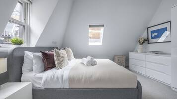 Appartamento City, 1 letto matrimoniale con divano letto, non fumatori, vista città | Ferro/asse da stiro, culle/letti per bambini (a pagamento)