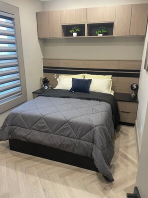 슈피리어 하우스 | 각각 다른 스타일의 인테리어, 각각 다르게 가구 비치, 방음 설비, 다리미/다리미판