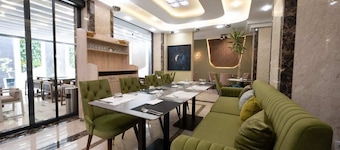 RV Hotel - Dely Brahim