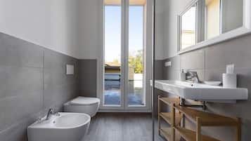 Studio, Terrace, City View (Pedretti 101) | Bathroom