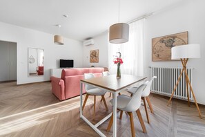 Apartment, Balcony, City View (Pedretti 207) | Dining