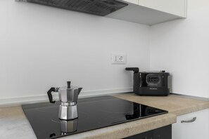 Studio, Terrace, City View (Pedretti 101) | Private kitchen