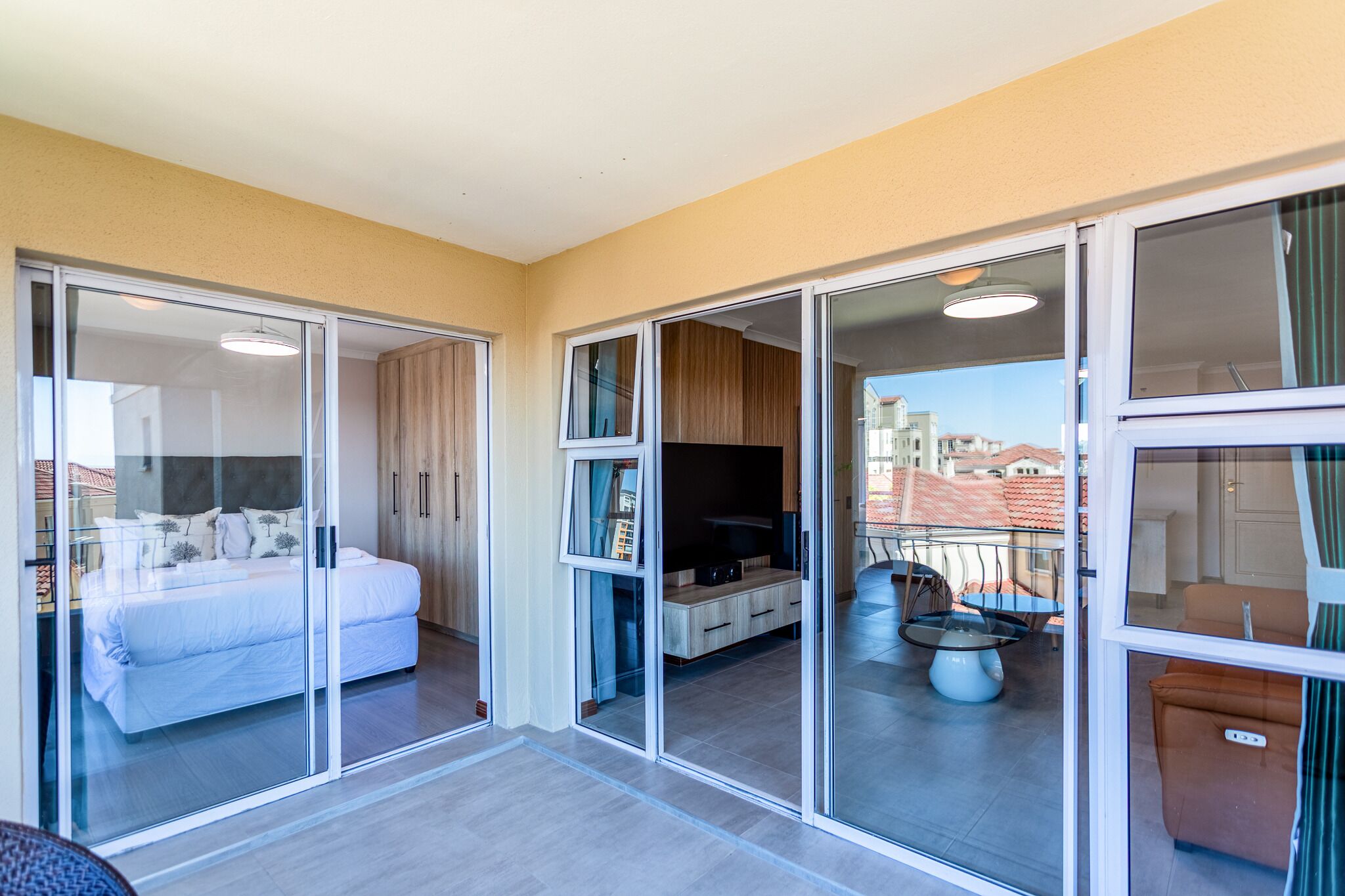 Bügeleisen/Bügelbrett, kostenloses WLAN, Bettwäsche