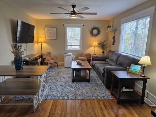 Perfect 5-bedroom house in quaint Casper for your next getaway.