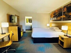 Iron/ironing board, Internet, bed sheets