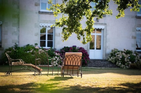 Property grounds. Chambre Colibri, Country panorama and refined comfort at Domaine de la Briouse