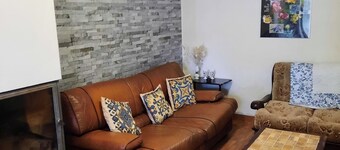 Semi-detached village house with garden and barbecue. Pets allowed