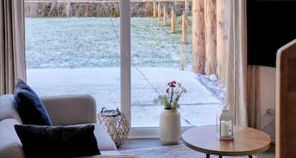 Exklusives Ferienhaus zw. Darß/Rügen mit Kamin & Sauna