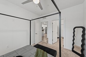 熨斗/熨衣板、WiFi、床单