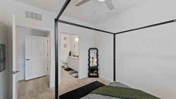 1 bedroom, iron/ironing board, WiFi, bed sheets