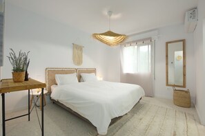 Iron/ironing board, free WiFi, bed sheets - The Jewel of the Neighborhood (Estepona)