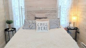 1 bedroom, bed sheets