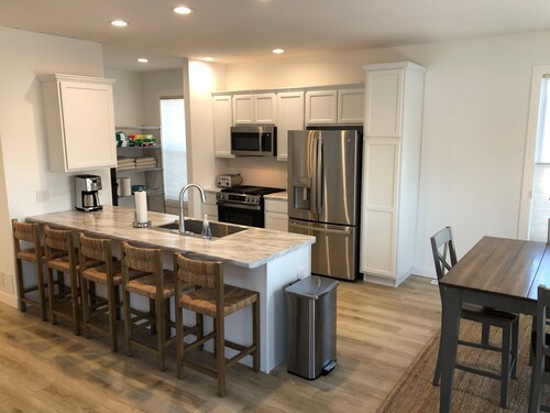 Bright and Airy 2-Bedroom Home in Pleasant Downtown Beulah, Michigan.