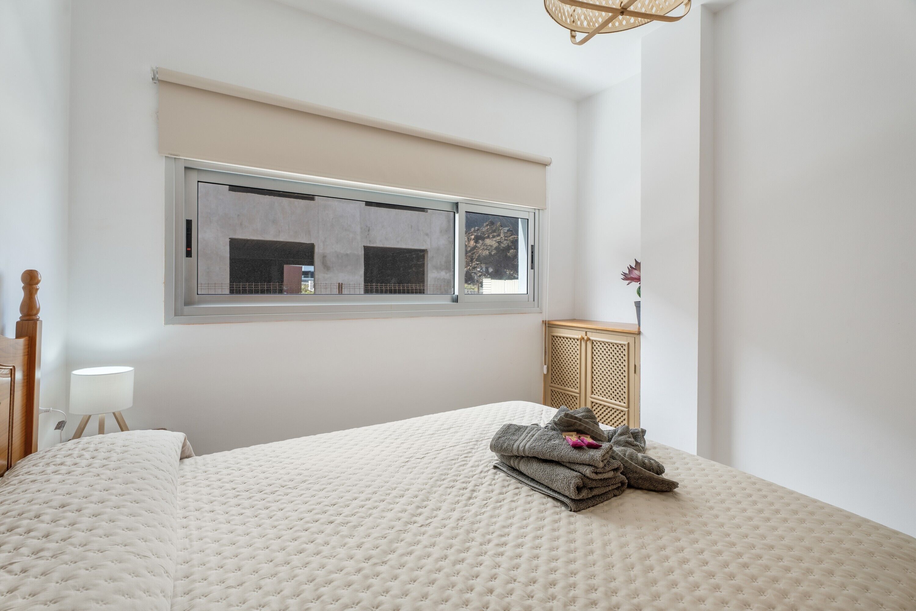 Fer et planche à repasser, draps fournis